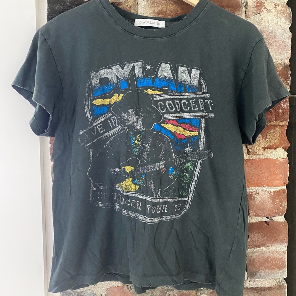Daydreamer Black Dylan Concert Graphic Tee with Blue Yellow Red Accents SZ M